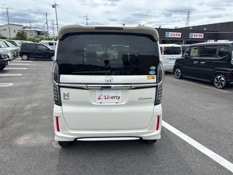 Honda N-BOX Custom