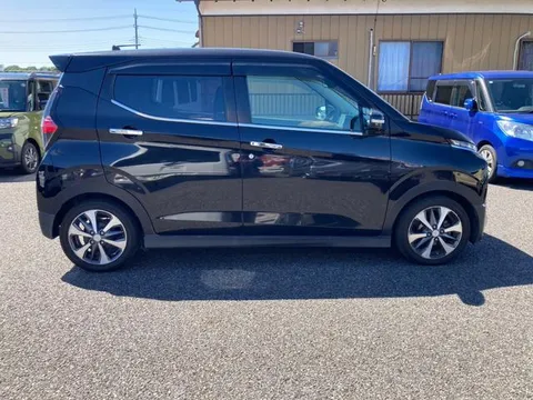 Mitsubishi eK X