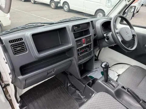 Mitsubishi Minicab Truck