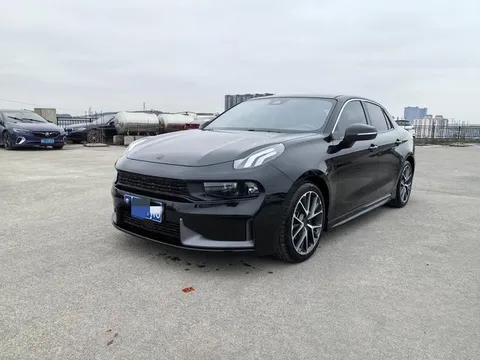 Lynk & Co 03
