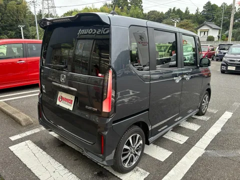 Honda N-BOX Custom