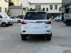 Isuzu mu-X