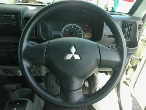 Mitsubishi Minicab Van