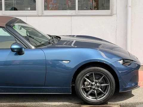 Mazda MX-5 (Roadster)