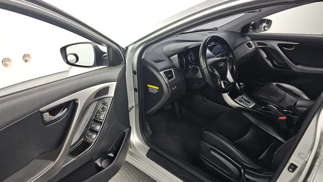 Hyundai Elantra (Avante)