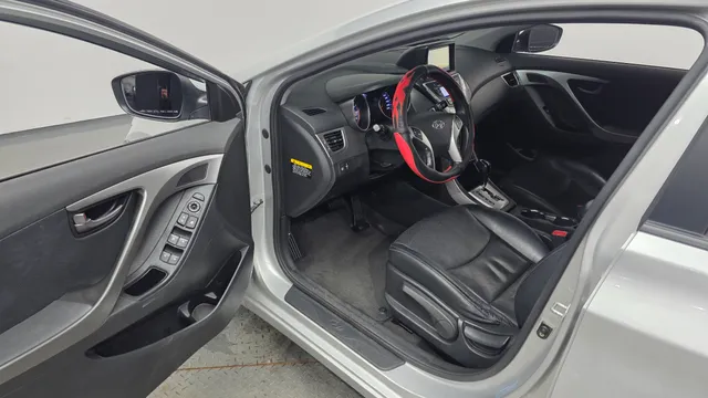 Hyundai Elantra (Avante)