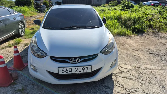Hyundai Elantra (Avante)