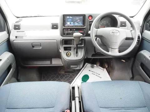 Toyota Pixis Van