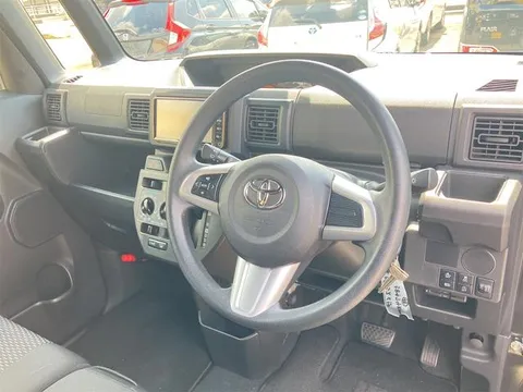 Toyota Pixis Mega