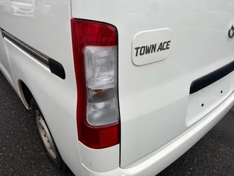Toyota TownAce Van
