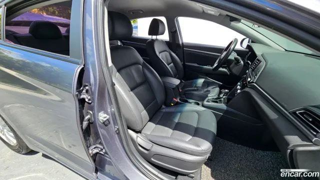 Hyundai Elantra (Avante)