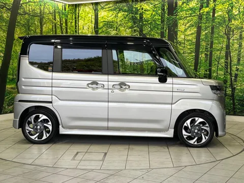 Suzuki Spacia Custom