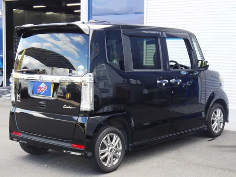 Honda N-BOX Custom