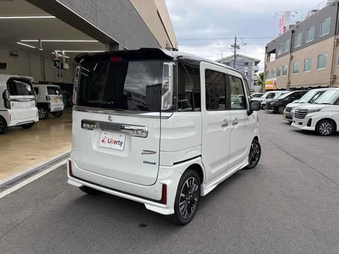 Suzuki Spacia Custom