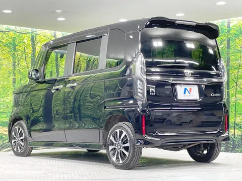 Honda N-BOX Custom