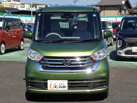 Nissan Dayz Roox