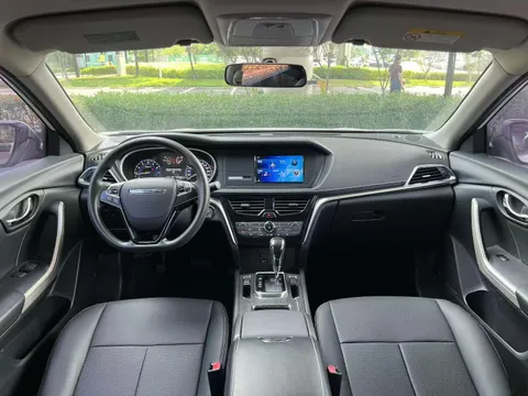 Venucia T90