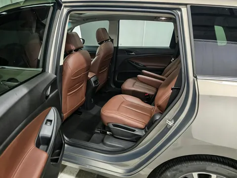 Buick GL6