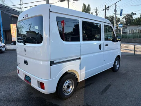 Nissan Clipper Van