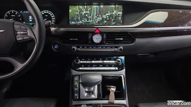 Genesis G90 (EQ900)