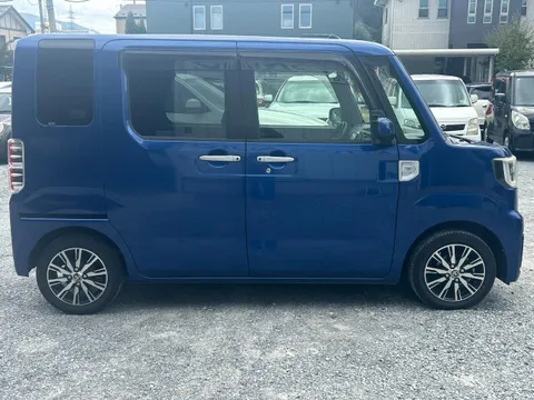 Toyota Pixis Mega
