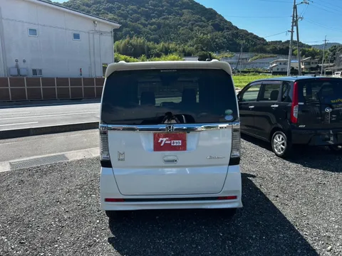 Honda N-BOX Custom