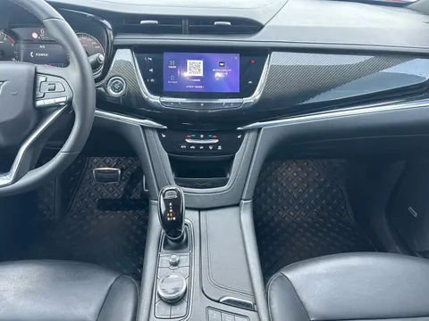 Cadillac XT6