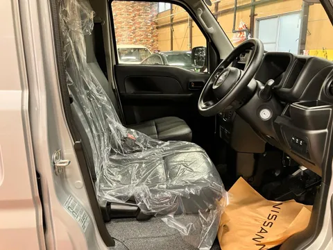 Nissan Clipper Van