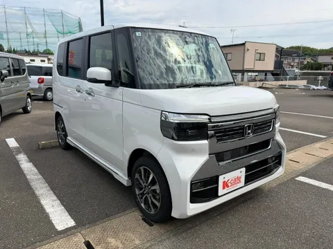 Honda N-BOX Custom