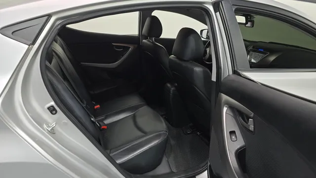 Hyundai Elantra (Avante)