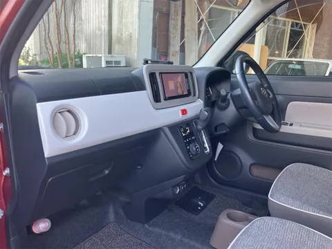 Daihatsu Mira Tocot