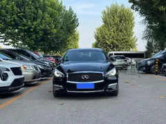 Infiniti Q70