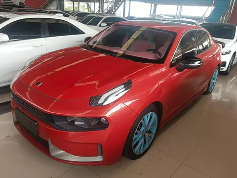 Lynk & Co 03