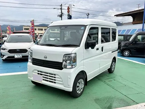 Nissan Clipper Van