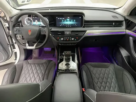 Hongqi HS5