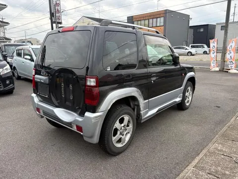 Mitsubishi Pajero Mini