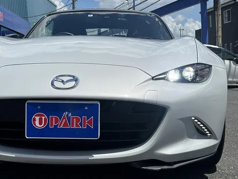 Mazda MX-5 (Roadster)
