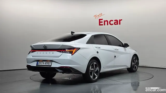 Hyundai Elantra (Avante)
