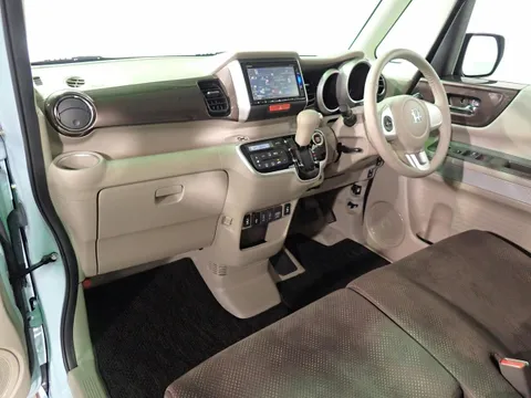 Honda N-BOX Slash