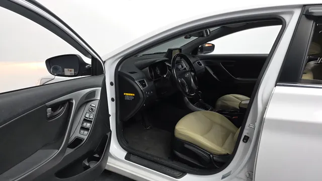 Hyundai Elantra (Avante)