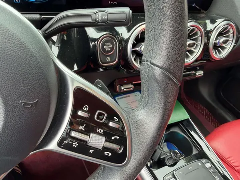 Mercedes-Benz Mercedes-Benz GLA