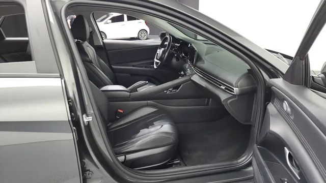 Hyundai Elantra (Avante)