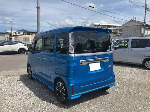 Suzuki Spacia Custom