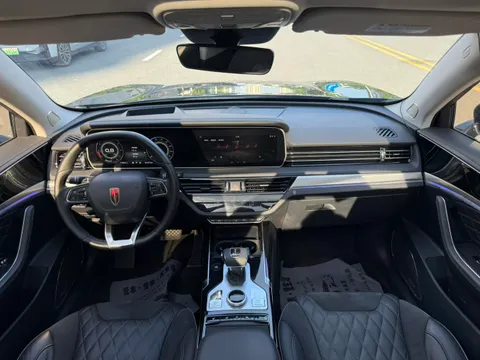 Hongqi HS5