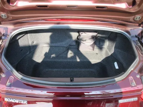 Mazda MX-5 (Roadster)