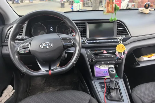 Hyundai Elantra (Avante)