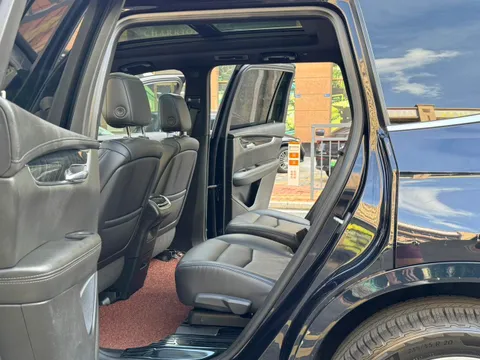 Cadillac XT6
