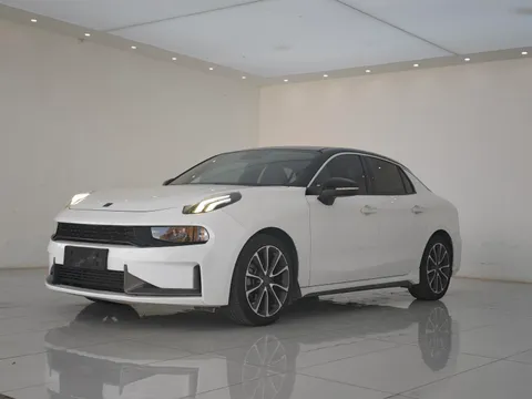 Lynk & Co 03