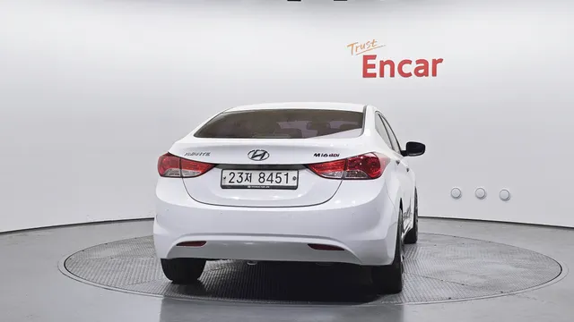 Hyundai Elantra (Avante)