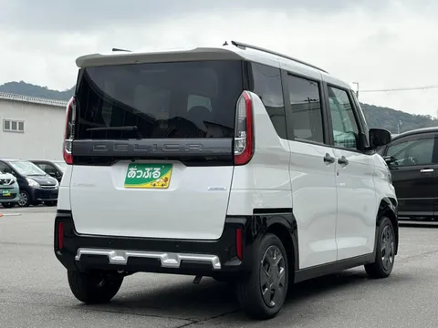 Mitsubishi Delica Mini